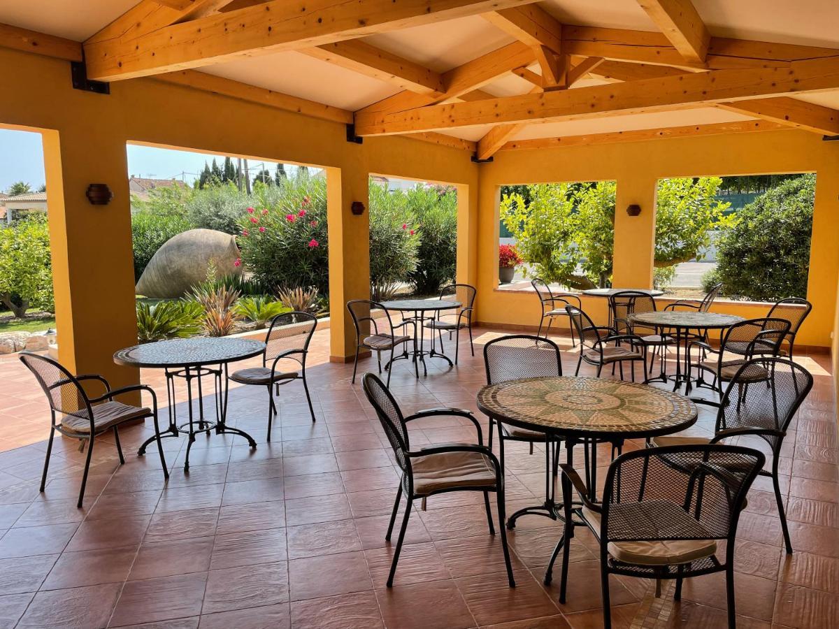Hotel Marc-Hely La Colle-sur-Loup Exterior photo