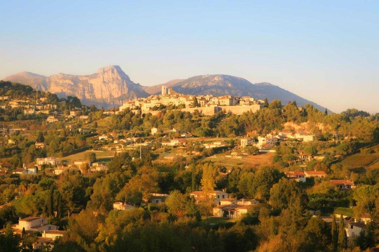 Hotel Marc-Hely La Colle-sur-Loup Exterior photo