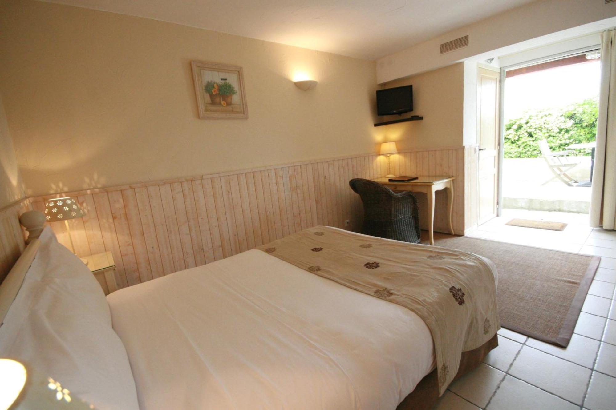 Hotel Marc-Hely La Colle-sur-Loup Room photo