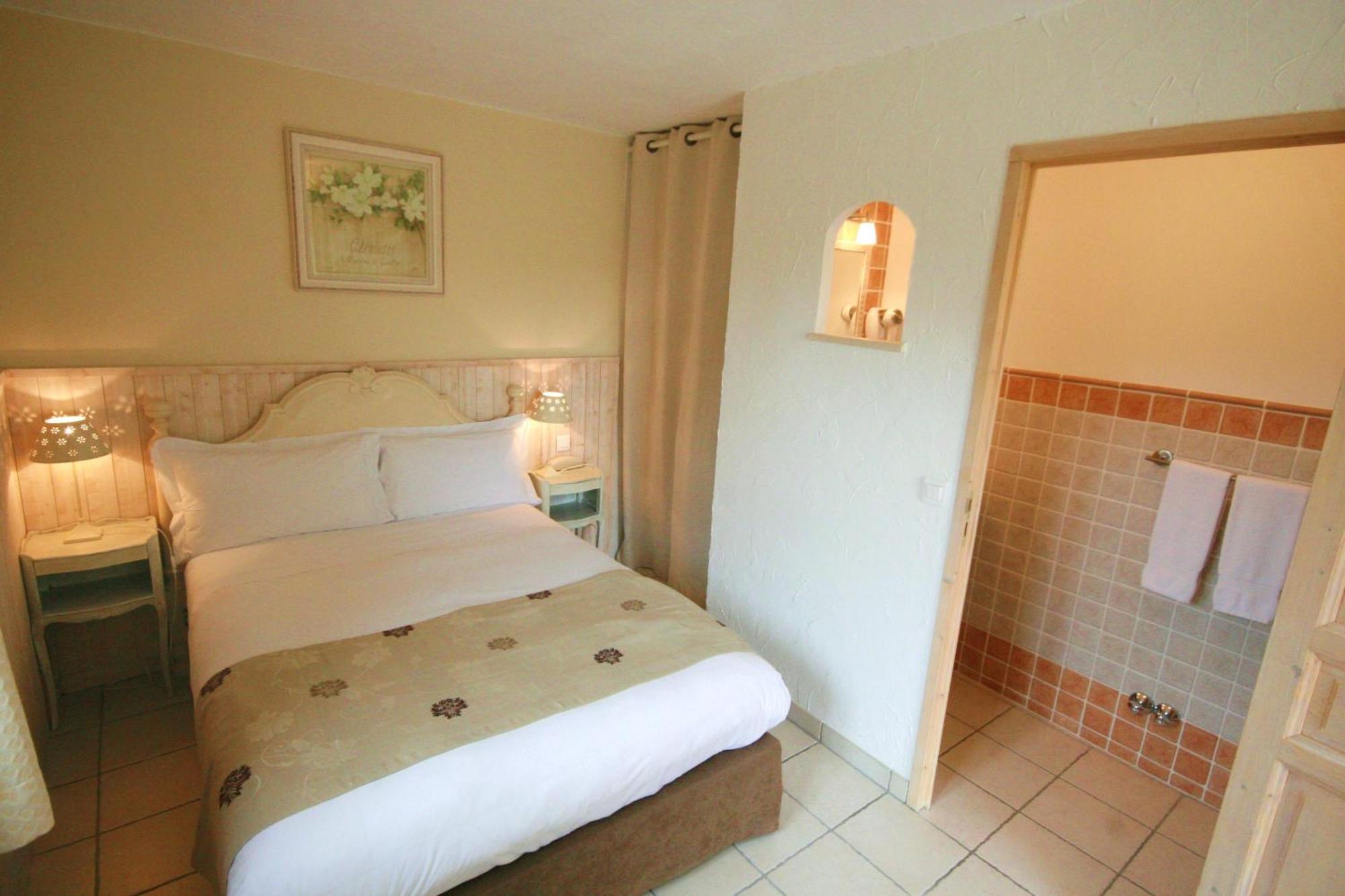 Hotel Marc-Hely La Colle-sur-Loup Room photo