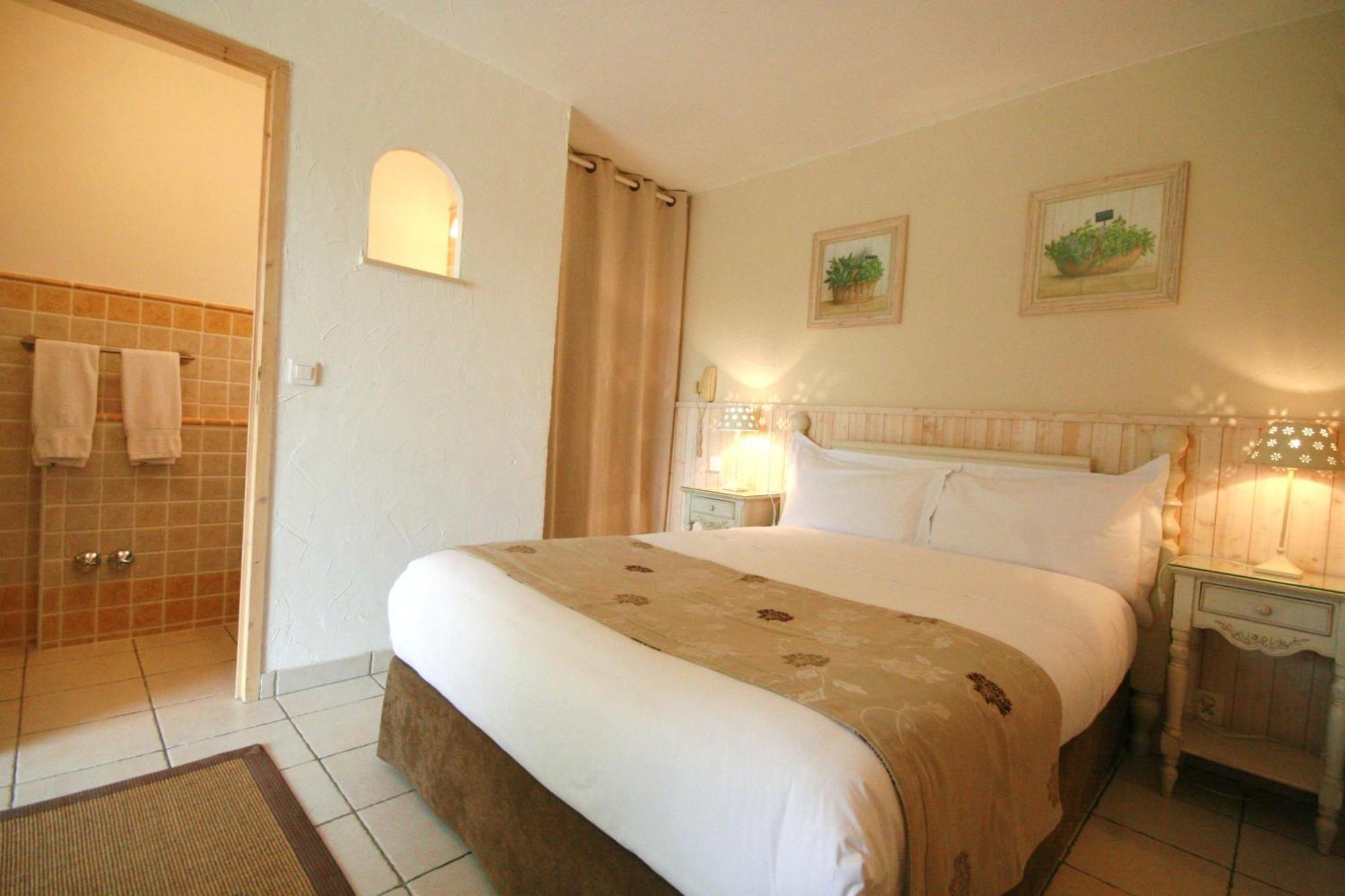Hotel Marc-Hely La Colle-sur-Loup Room photo